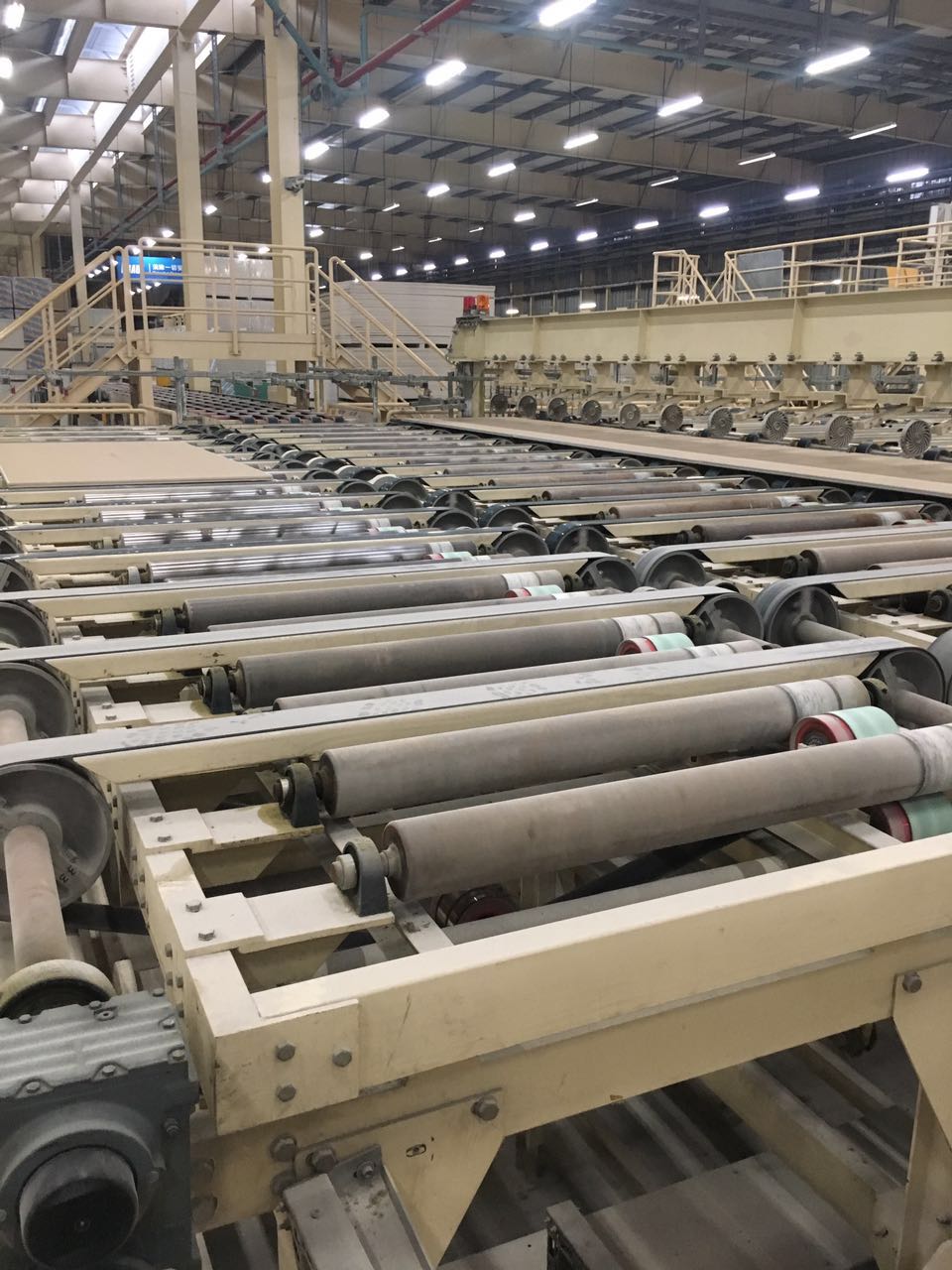 跨国石膏板厂自动化产线1